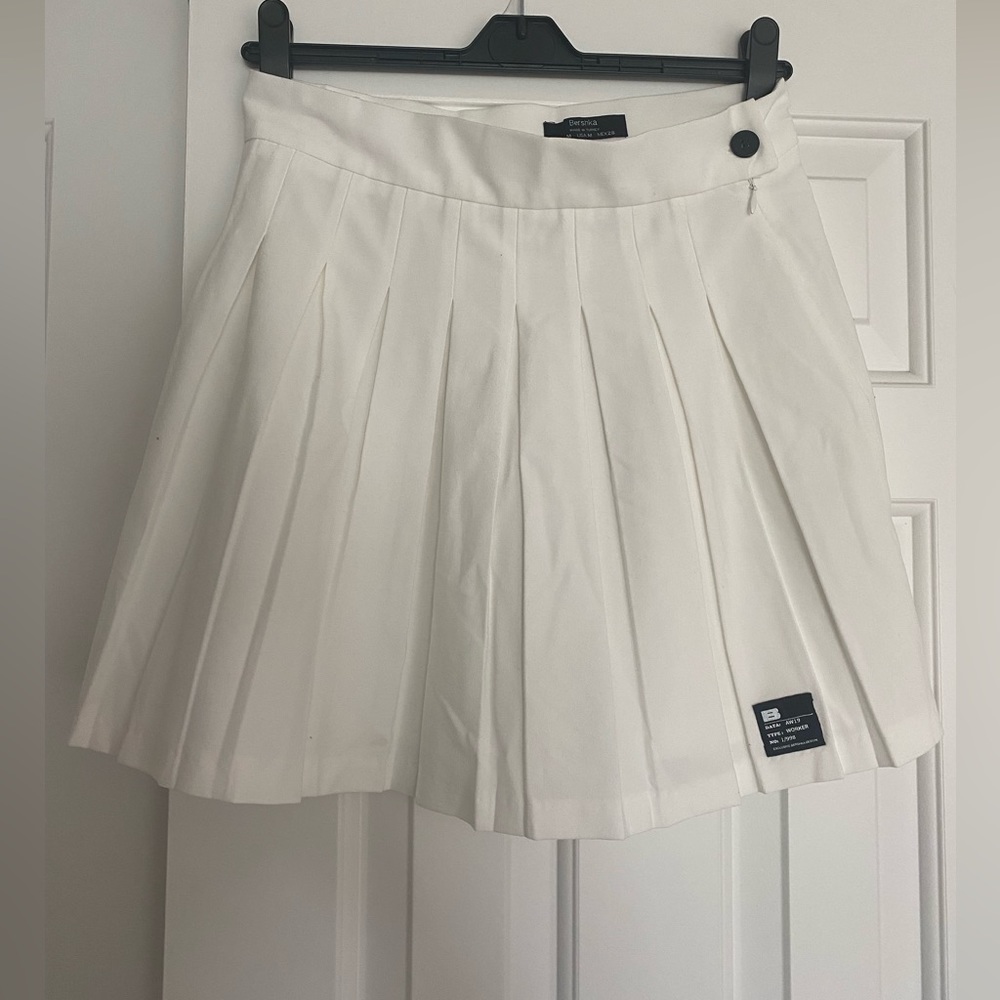 Bershka White Pleated Tennis Skirt